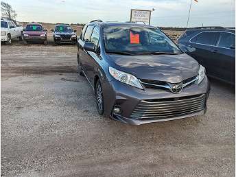 2020 Toyota Sienna XLE 