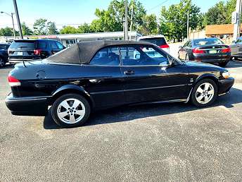 Black Saab 9-3 SE 2003