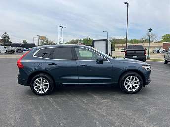 2019 Volvo XC60 T5 Momentum 