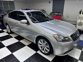 Silver Infiniti M35 Sedan 2007