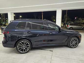 2024 BMW X7 M60i 