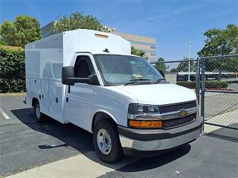 2025 Chevrolet Express 3500 