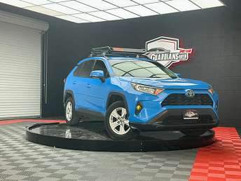 2019 Toyota RAV4 XLE 