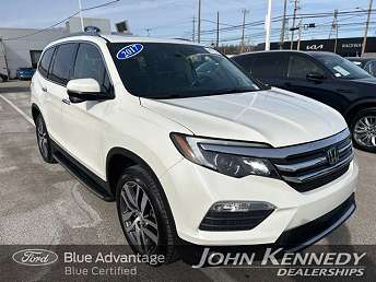 White Honda Pilot Touring 2017