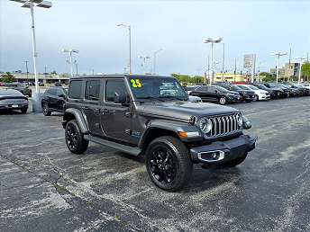 2025 Jeep Wrangler Sahara 4xe 