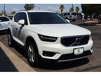2021 Volvo XC40 T4 Momentum 