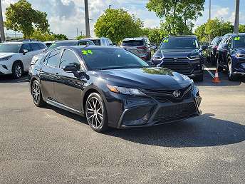 2024 Toyota Camry SE 