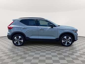 2026 Volvo XC40 B5 Core 