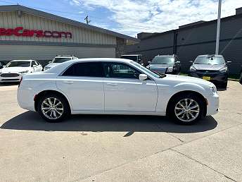 2019 Chrysler 300 Touring 