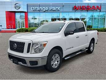 White Titan Pickup 2019