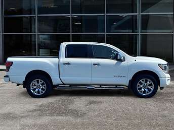 2021 Nissan Titan SL 