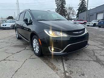 2019 Chrysler Pacifica Touring-L 