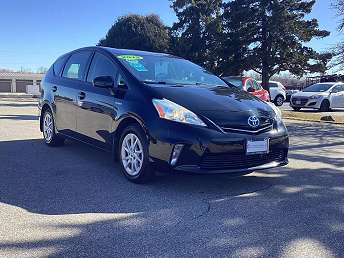 2012 Toyota Prius v Five 