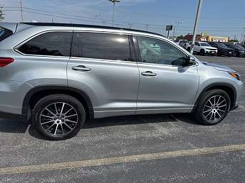 2017 Toyota Highlander SE 