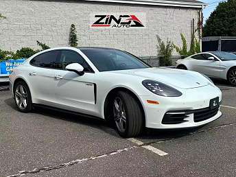 2019 Porsche Panamera 4 