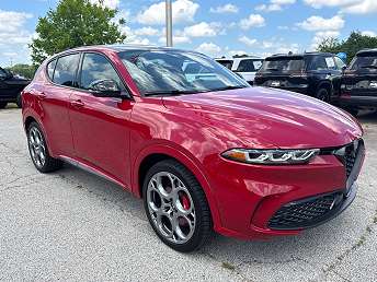 Red Alfa Romeo Tonale Tributo Italiano 2025