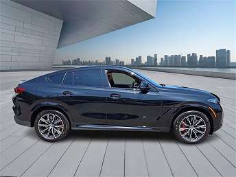 2025 BMW X6 M60i 