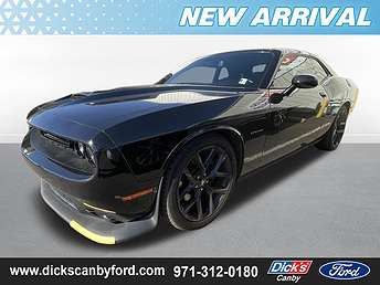 Black Dodge Challenger R/T 2020