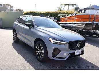 2025 Volvo XC60 B5 Core 