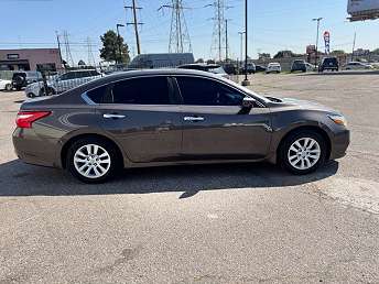2016 Nissan Altima S 