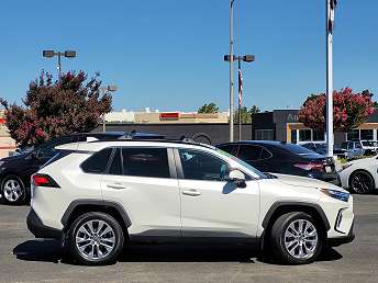 2022 Toyota RAV4 XLE 