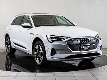 2022 Audi e-tron Premium Plus 