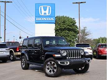 2023 Jeep Wrangler Sahara 