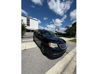 2011 Chrysler Town & Country Touring 