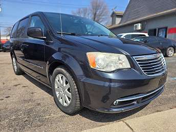2013 Chrysler Town & Country Touring 