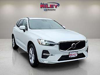 2022 Volvo XC60 B5 Momentum 