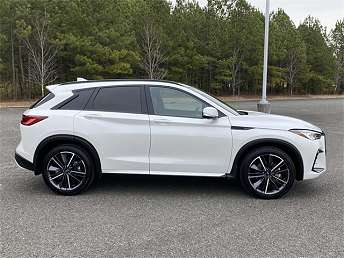 White Infiniti QX50 SUV 2024