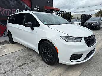 2024 Chrysler Pacifica Select 