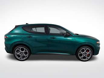 Green Alfa Romeo Tonale Tributo Italiano 2025