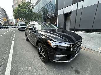 2022 Volvo XC60 B5 Inscription 