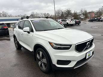 2019 Volvo XC40 T5 Momentum 