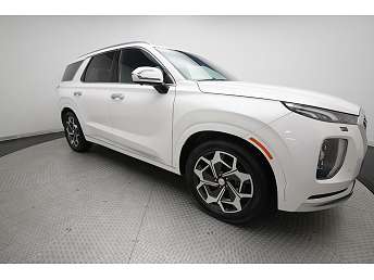 White Hyundai Palisade SUV 2021