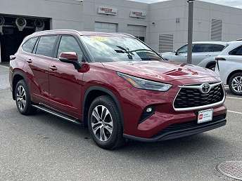 2024 Toyota Highlander XLE 