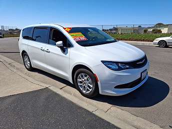 2023 Chrysler Voyager LX 