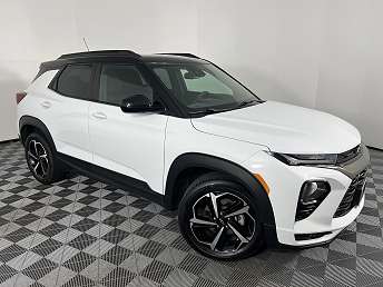 White Chevrolet TrailBlazer SUV 2023