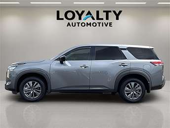 2024 Nissan Pathfinder S 