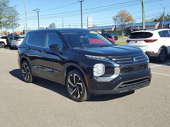 Used 2022 Mitsubishi Outlander ES for Sale Near Me - CARFAX
