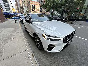 2024 Volvo XC60 T8 Plus 