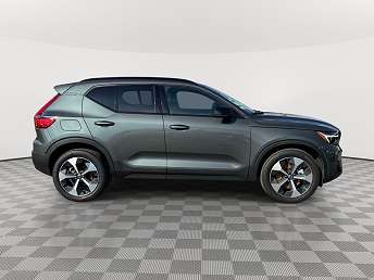 2026 Volvo XC40 B5 Core 