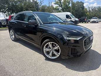 2023 Audi Q8 Premium 