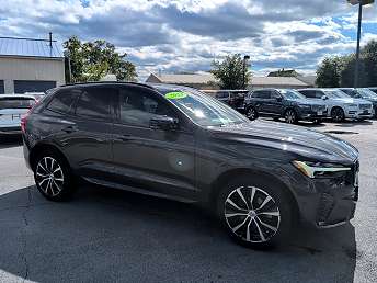 2023 Volvo XC60 B5 Plus 