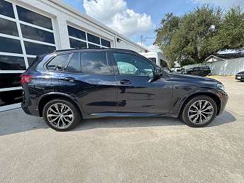 2022 BMW X5 M50i 