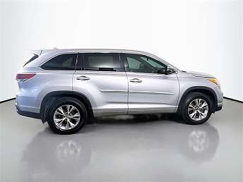 2016 Toyota Highlander LE 