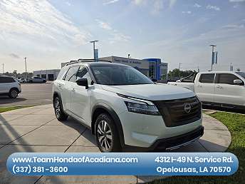 2023 Nissan Pathfinder SL 