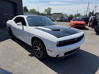 2017 Dodge Challenger SXT 