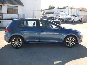 2017 Volkswagen Golf SE 